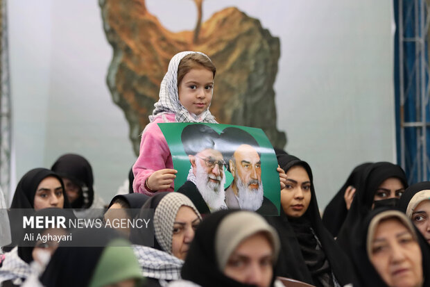 بصیرت رمز عبور از فتنه ها؛ بازخوانی حماسه ۹ دی در آذربایجان غربی بصیرت رمز عبور از فتنه ها؛ بازخوانی حماسه ۹ دی در آذربایجان غربی