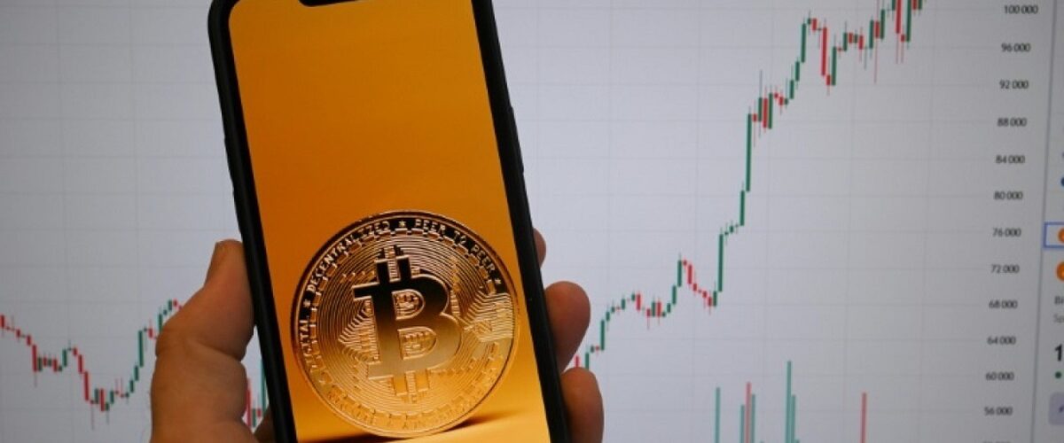 نشانه‌های تغییر فضا در بازار رمزارز؛ افزایش قیمت بیت‌کوین و اتریوم