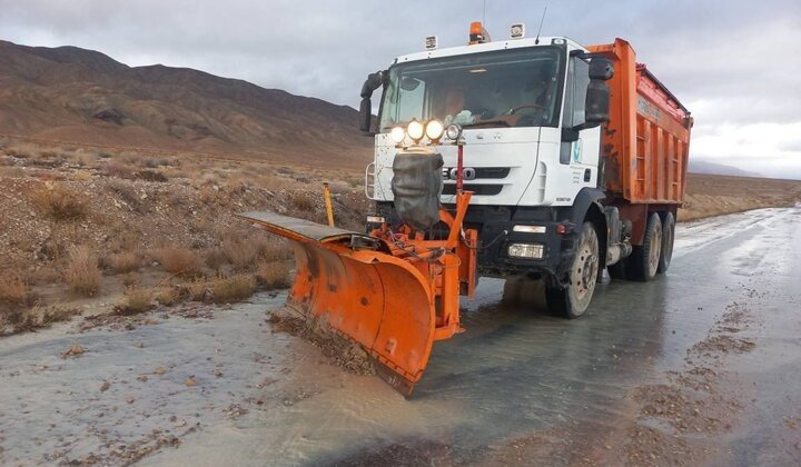 ریزش برداری محور ارتباطی هراز در پی سیلاب