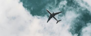 عوامل موثر بر قیمت بلیط هواپیما چیست ( نرخ ارز یا سیاست قیمت گذاری کدام موثر تر هستند؟)