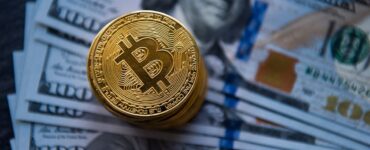 گزارش بلومبرگ از سقوط مجدد بیت کوین