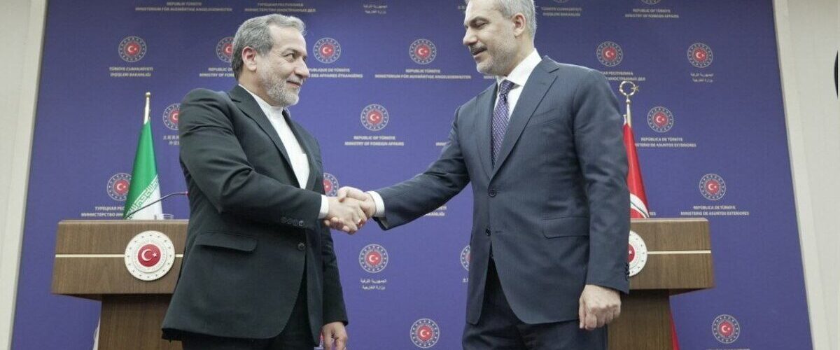 ادعای جنجالی آنکارا درباره موشک‌ها / واکنش عراقچی به نقض حریم هوایی ترکیه