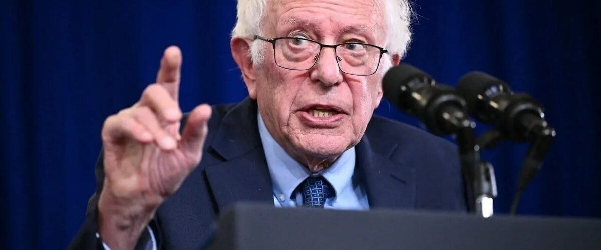 اعتراض سناتور آمریکایی به بمباران مدارس در ایران