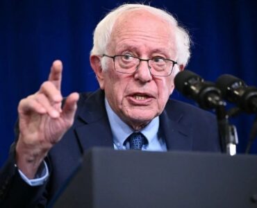 اعتراض سناتور آمریکایی به بمباران مدارس در ایران اعتراض سناتور آمریکایی به بمباران مدارس در ایران