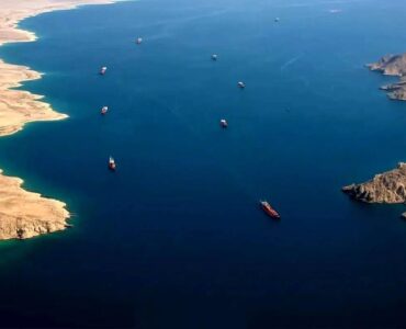 المیادین: هیچ کشتی آمریکایی از تنگه هرمز عبور نکرده / اظهارات ترامپ نمایشی است المیادین: هیچ کشتی آمریکایی از تنگه هرمز عبور نکرده / اظهارات ترامپ نمایشی است