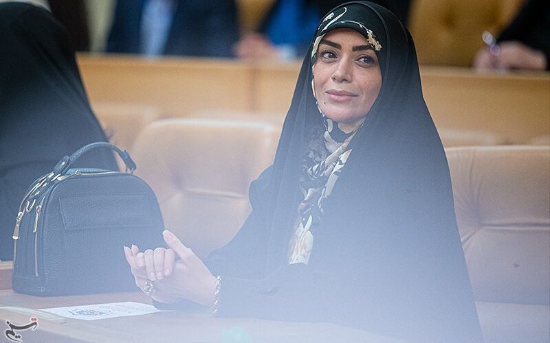 الهام چرخنده: رهبر شهید انقلاب یک مکتب است