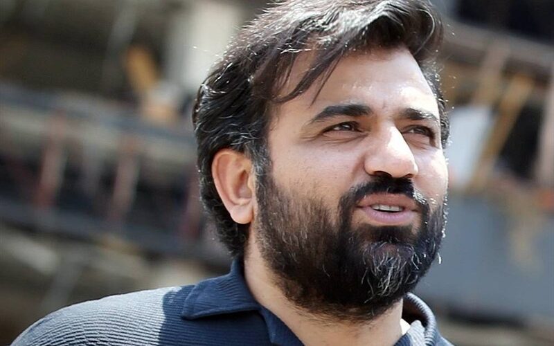 «تا پای جان برای ایران» رادیو در کف خیابان/ برنامه‌ای برای حافظه مردم