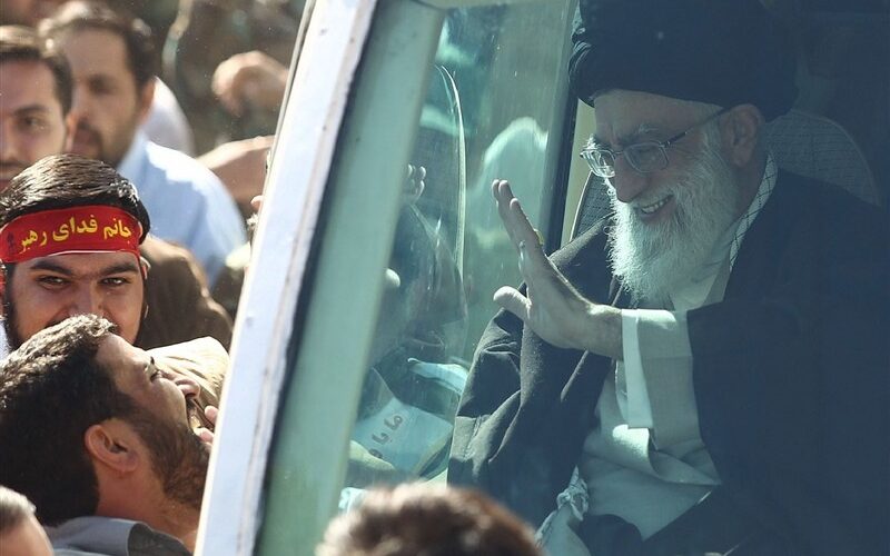 داغ نوشته هنرمندان پیشکسوت در سوگ امام شهید