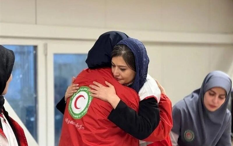 ماجرای لباس هلال‌احمر پردیس احمدیه و تحویل سال با یک بغضِ وطن‌پرستانه