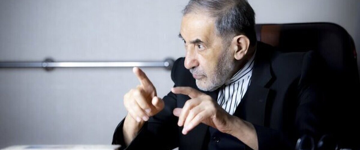 هشدار ولایتی به کشورهای منطقه/ در دعوای فیل‌ها علف‌ها لِه می‌شوند!