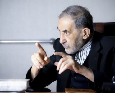 هشدار ولایتی به کشورهای منطقه/ در دعوای فیلها علفها لِه میشوند! هشدار ولایتی به کشورهای منطقه/ در دعوای فیلها علفها لِه میشوند!