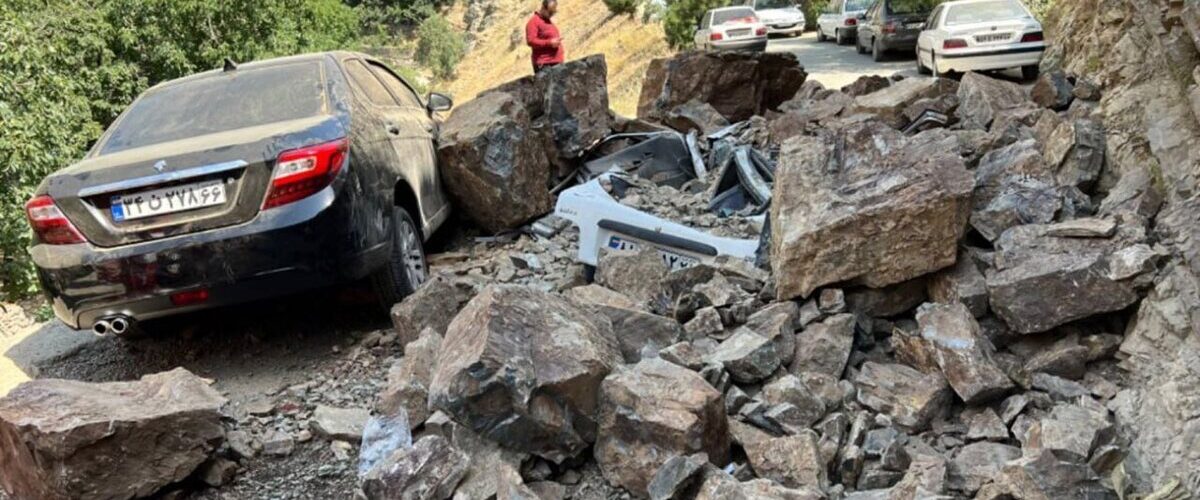 ۶ کشته و مصدوم در حادثه ریزش کوه روی خودرو‌ها