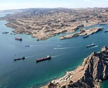 آخرین وضعیت محاصره دریایی و کشتیرانی در تنگه هرمز/ بلومبرگ گزارش کرد