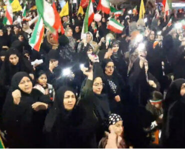 اجتماع باشکوه شبانه مردم سلماس در حمایت از وطن