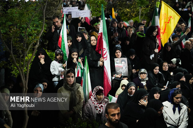 اجتماع شبانه مردم املش