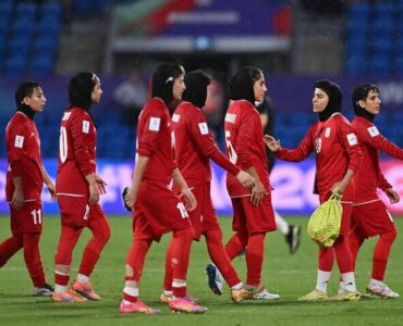 احتمال بازگشت دو دختر فوتبالیست پناهنده به کشور