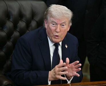 بلومبرگ: پست‌های ترامپ به مذاکرات با ایران آسیب زده است