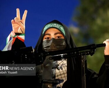 بیعت دختران جان فدای مینودشت با رهبر معظم انقلاب