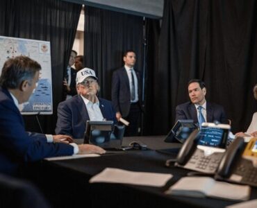 جلسه مهم ترامپ با مقامات ارشد امنیت ملی درمورد مذاکرات با ایران / سی‌ان‌ان خبر داد