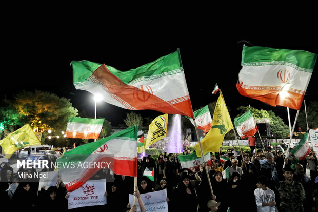 حضور مردم تبریز در چهارراه آبرسان و میدان ساعت