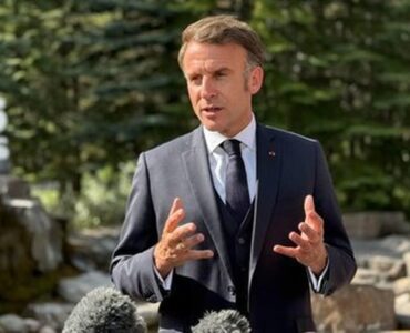 رئیس جمهور فرانسه در موضوع آتش‌بس طرف ایران را گرفت