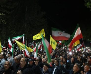 رجزهای کوبنده مردم خرمدشت بر علیه امریکا