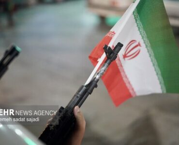 رزمایش دختران جان فدای ایران در جزیره کیش