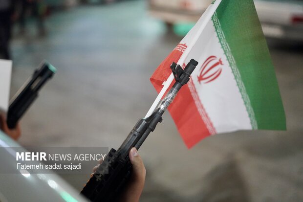 رزمایش دختران جان فدای ایران در جزیره کیش