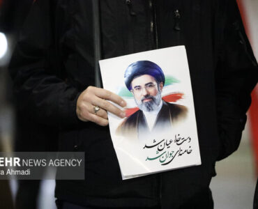 رهبر انقلاب چراغ راه ماست؛ مشهدی‌ها از ایستادگی و وفاداری می‌گویند