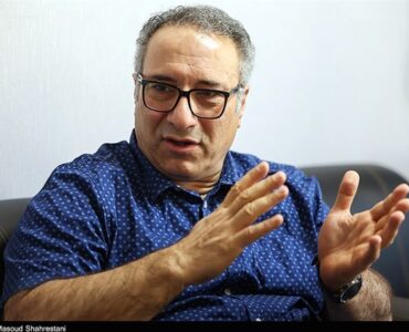 روایت میرکریمی از ساخت «رئیسعلی» تا نظر رهبر شهید از «یک حبه قند» روایت میرکریمی از ساخت «رئیسعلی» تا نظر رهبر شهید از «یک حبه قند»