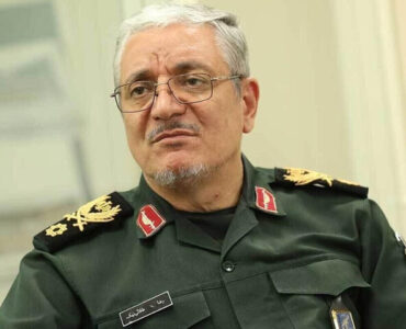 سخنگوی وزارت دفاع: باید در همه میادین باقدرت دشمن را به تسلیم برسانیم