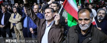 شور حماسه در پنجاه و ششمین حضور مردم اسفرورین در خیابان شور حماسه در پنجاه و ششمین حضور مردم اسفرورین در خیابان