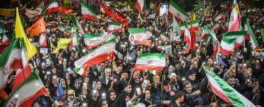 طنین «ایران امام رضا داره این همه جانفدا داره» در خمین طنین «ایران امام رضا داره این همه جانفدا داره» در خمین