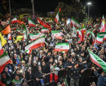 طنین «ایران امام رضا داره این همه جانفدا داره» در خمین