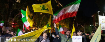 موج ۵۳ شب همدلی و بصیرت؛ مردم خوانسار پای آرمانهای انقلاب ایستادهاند موج ۵۳ شب همدلی و بصیرت؛ مردم خوانسار پای آرمانهای انقلاب ایستادهاند