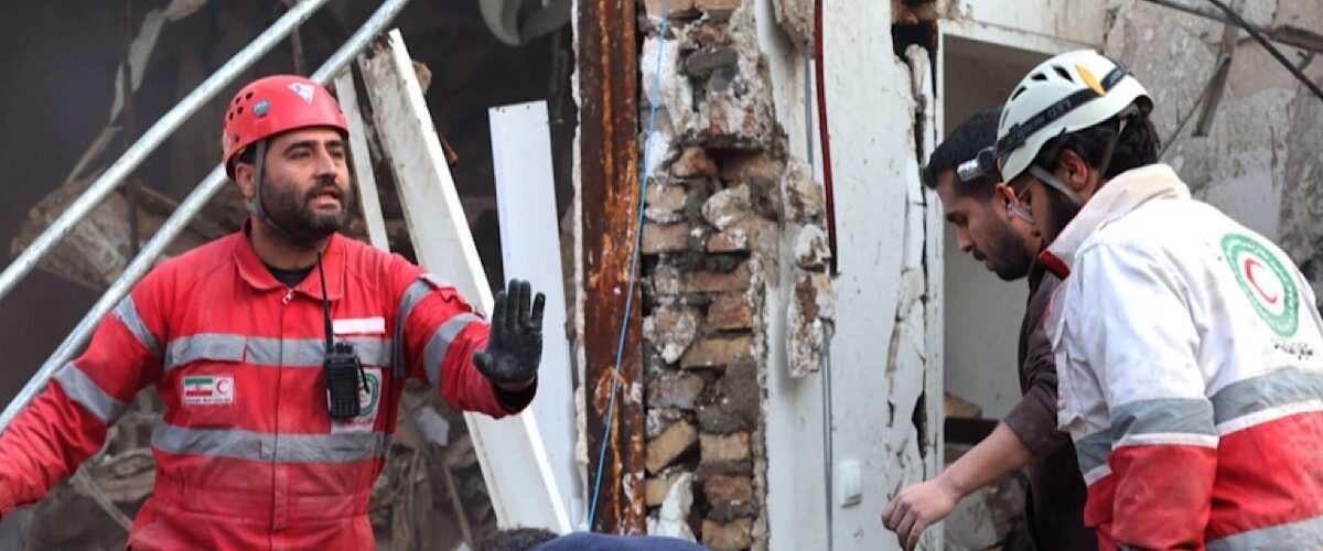 نجات ۴۱۰ نفر از زیرآوار در تهران/ آتش نشانی خبر داد