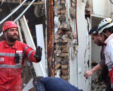 نجات ۴۱۰ نفر از زیرآوار در تهران/ آتش نشانی خبر داد