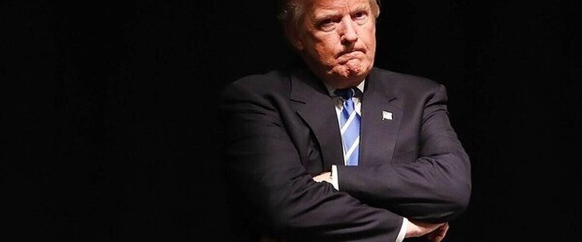 پلیتیکو پرده تازه‌ای را کنار زد/ترامپ برای پایان جنگ آماده عقب‌نشینی شده است