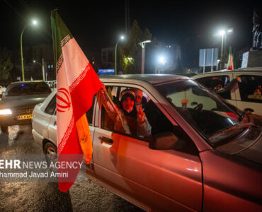 کاروان خودرویی مردم تبریز در حمایت از نیروهای مسلح