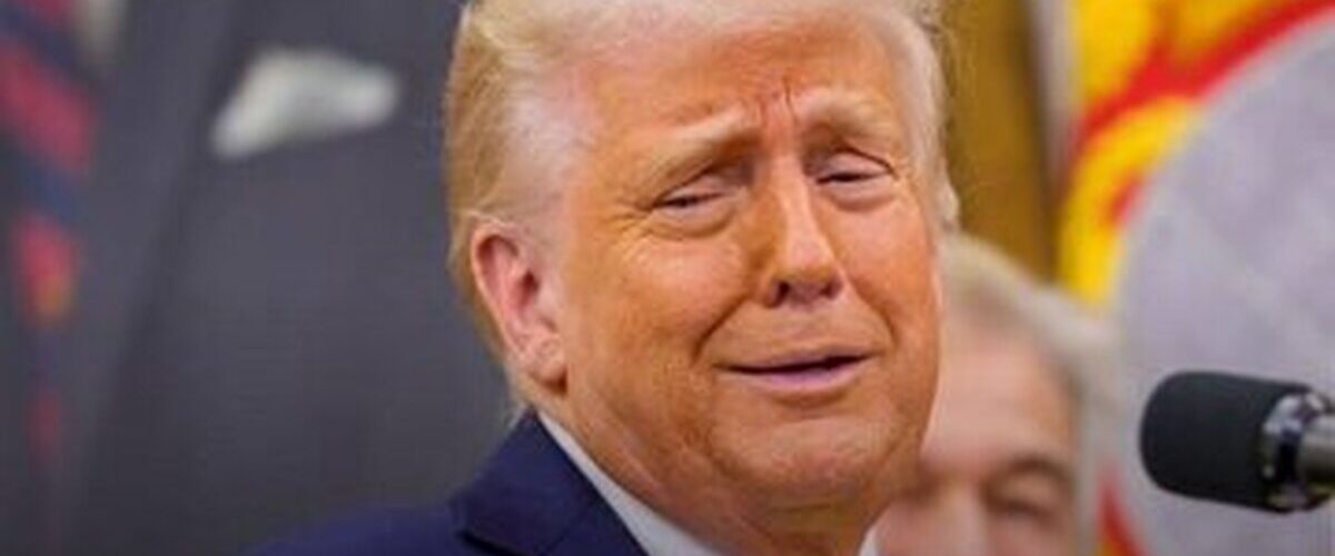 گذرنامه‌های جدید آمریکا با تصویر ترامپ صادر می‌شود!