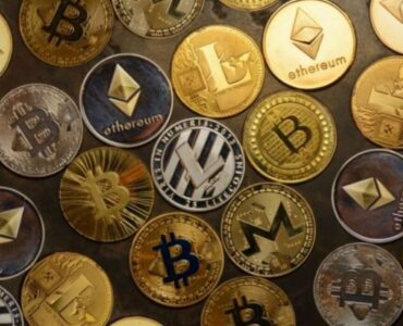 آخرین قیمت رمزارزها/ بیت‌کوین صعود تا پشت مرز ۸۳ هزار دلار و تتر همچنان در مسیر کاهش قیمت