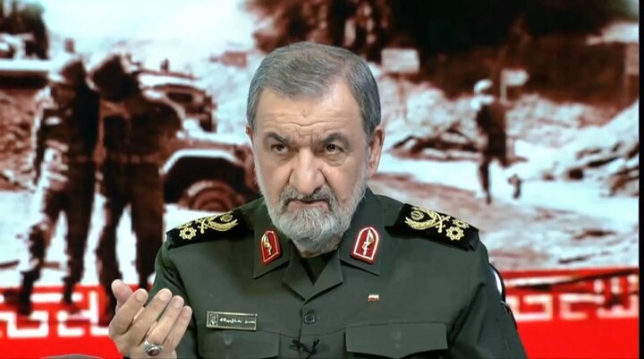 سرلشکر رضایی: آمریکایی ها باید دندان نفت را در خلیج فارس بکشند