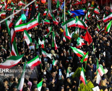 هفتاد و چهارمین شب از حضور حماسی و بابصیرت زنجانی‌ها در دفاع از وطن