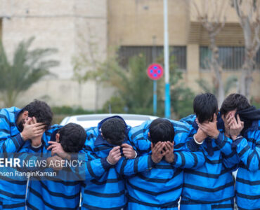 ۲۷ متهم متواری در خمینی شهر دستگیر شدند ۲۷ متهم متواری در خمینی شهر دستگیر شدند