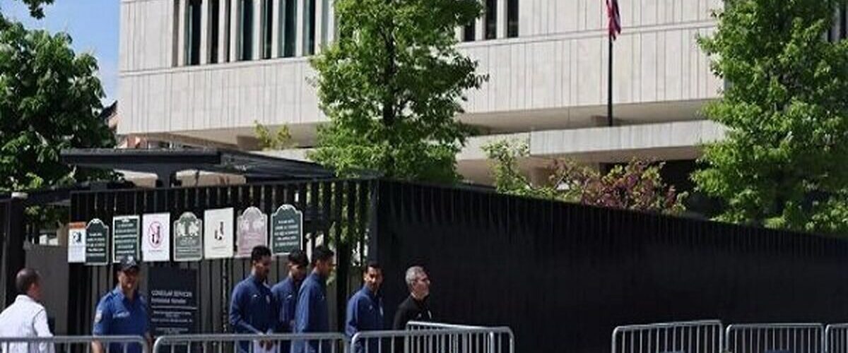 ادامه جنجال در مسیر جام جهانی / اختلاف بر سر ویزای همراهان تیم ملی ایران ادامه دارد