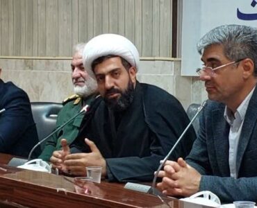امام جمعه گیلانغرب: وحدت و استقامت رمز عبور از بحران‌هاست