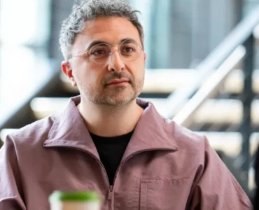 انتقاد مصطفی سلیمان از آنتروپیک: القای حس خودآگاهی به مدل Claude خطرناک است