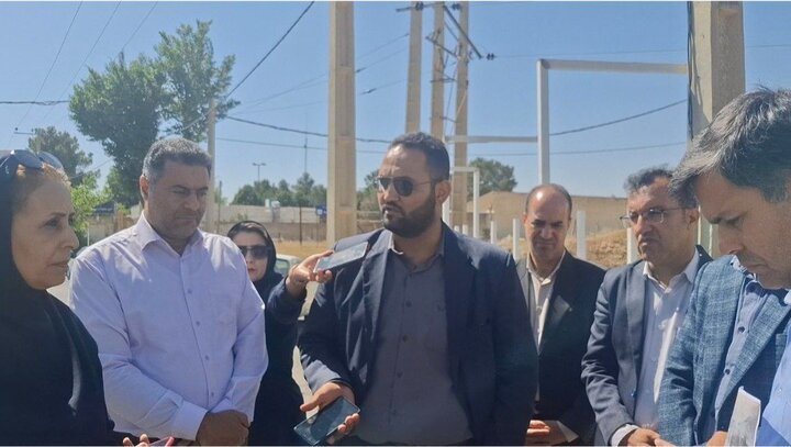 ایمنی شهروندان در مسیر موقت عبوری کنار پل تاریخی قاضی زاهد گلپایگان