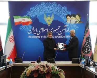 تقدیر مدیرعامل راه‌آهن از خدمات معاون پیشین بازرگانی و
بهره‌برداری/ سرپرست جدید منصوب شد