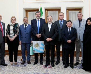 دیدار جمعی از سفرای کشورهای آمریکای لاتین مقیم تهران با عراقچی دیدار جمعی از سفرای کشورهای آمریکای لاتین مقیم تهران با عراقچی